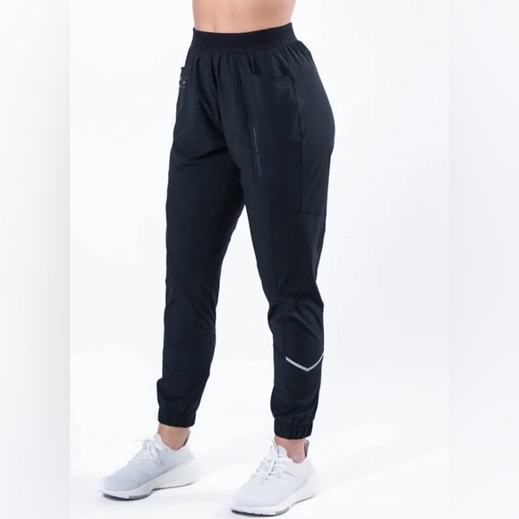 Alphalete Studio Jogger Pants - Picture 1 of 7
